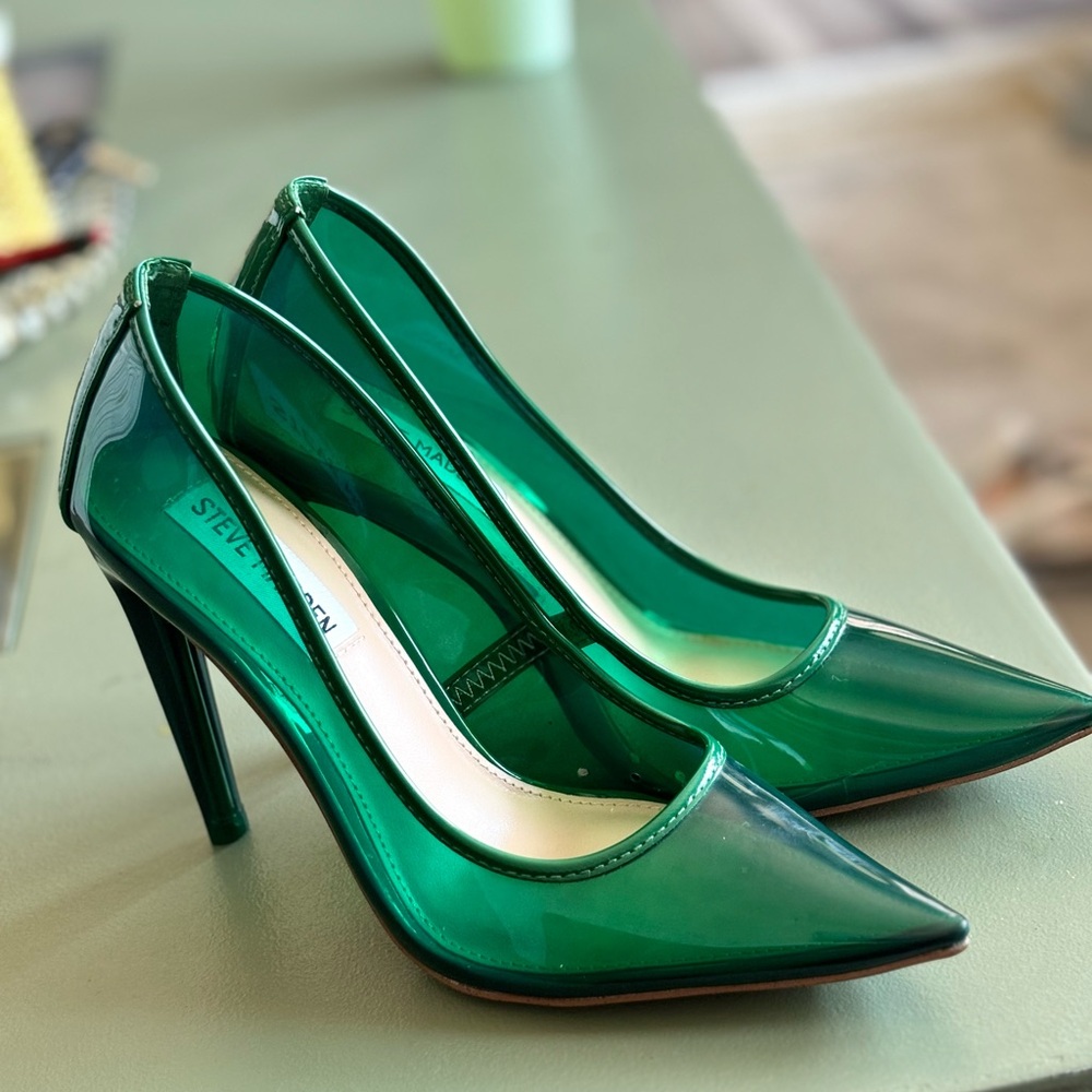 STEVE MADDEN 
Tamper Pump - Green